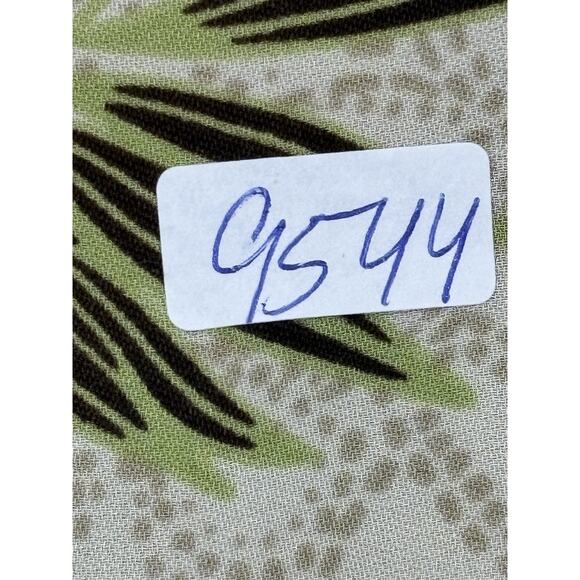 Amber Sun Hawaiian Shirt Size S Beige Floral Silk Short Sleeve Button Up - Picture 8 of 8